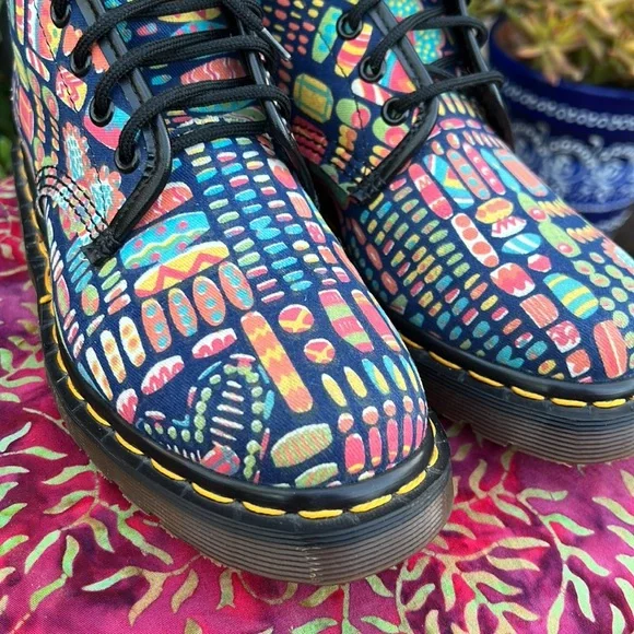 🏴󠁧󠁢󠁥󠁮󠁧󠁿 Dr. Martens MIE Vintage Multicolor Floral Boots UK 4 - Picture 7 of 17